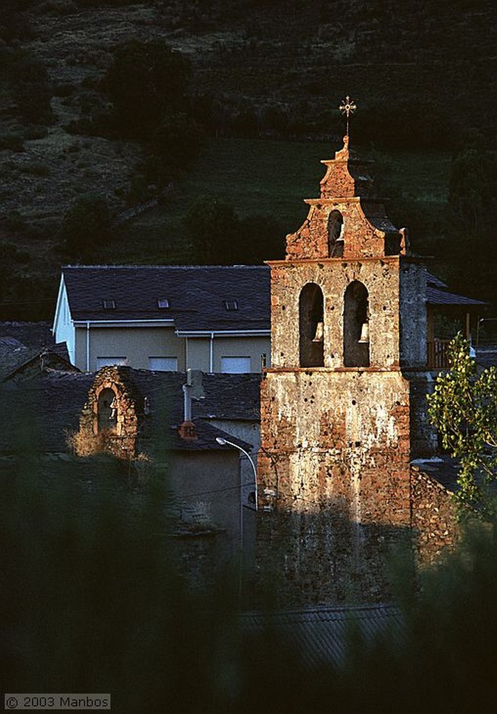 Barrio de La Puente
Cruz de Llamatrieme
León